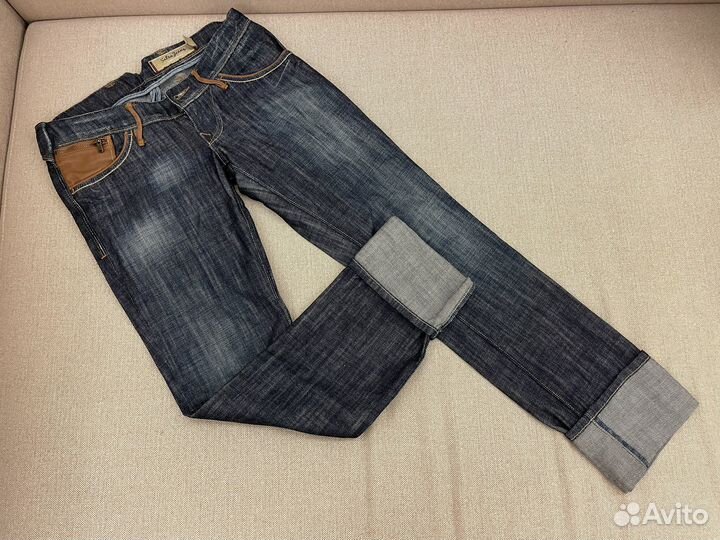 Джинсы с низкой посадкой