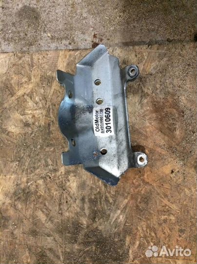 Кронштейн Subaru Forester (S11) (2002-2007)