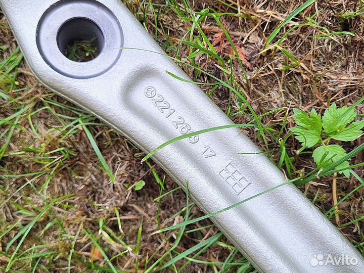 Рычаг нижний правый Mercedes W221