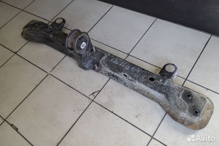 Балка под радиатор Dodge Stratus 1