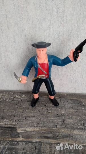 Парусники деревянные