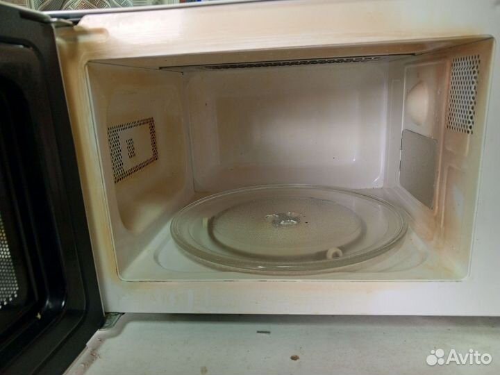 Микроволновка bbk 20MWG-738M/W