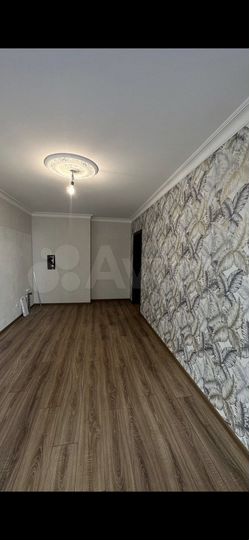 2-к. квартира, 77 м², 1/10 эт.