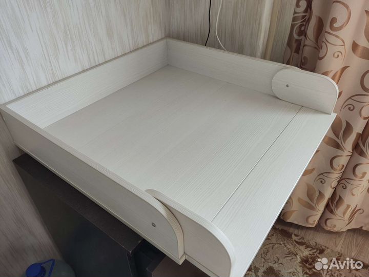 Пеленальный столик