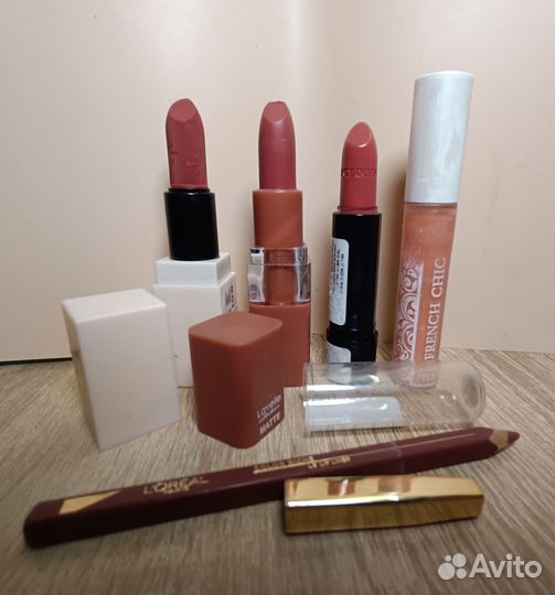 Набор помад +блеск +карандаш