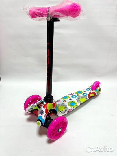 Самокат детский трехколесный новый