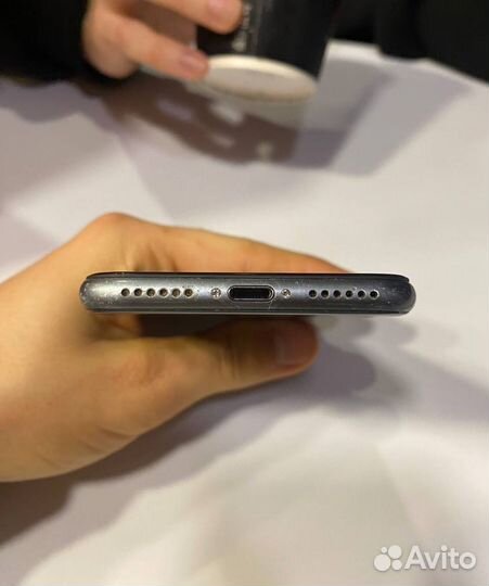 iPhone 8, 64 ГБ