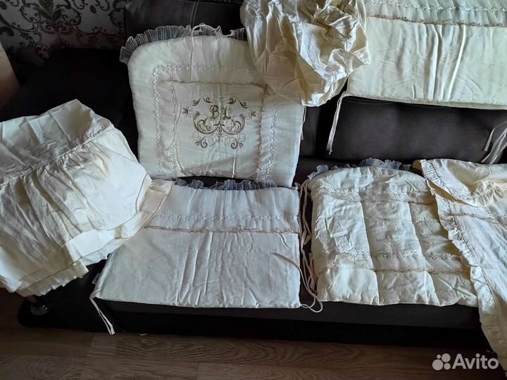 Комплект в детскую кроватку бортики