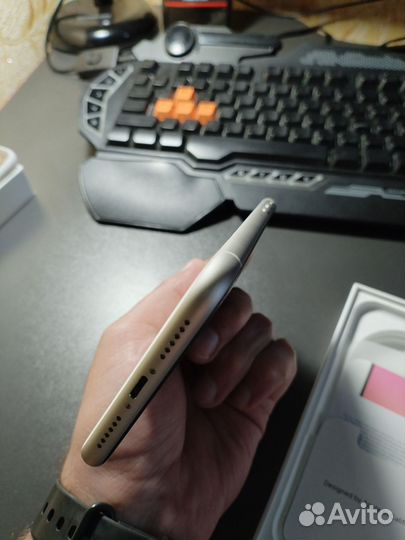 Телефон iPhone 11