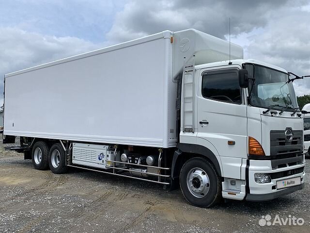 Hino 700 (Profia), 2004