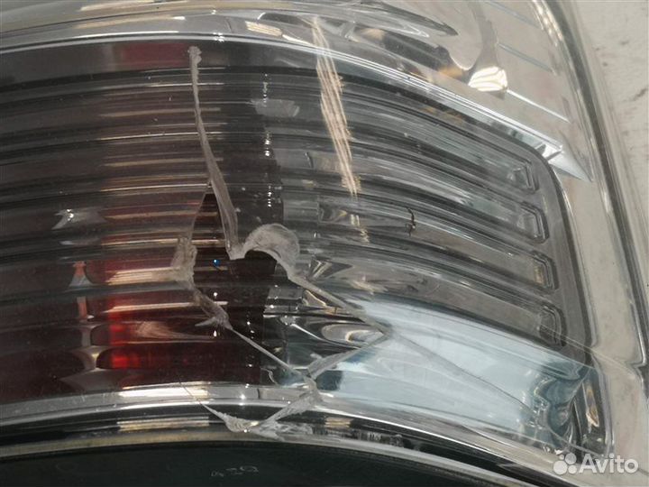 Фонарь задний правый Mitsubishi Pajero 4