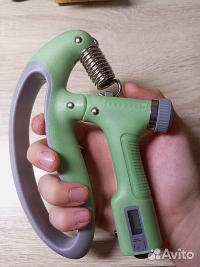 Эспандер кистевой, со счетчиком нажатий, зеленый