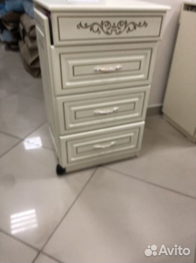 Комод с глдильной доской