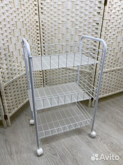 Тележка на колесиках