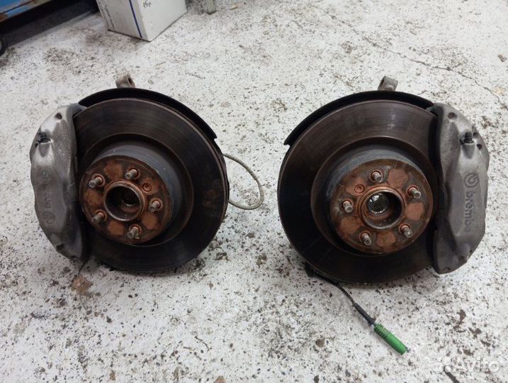 Кулак поворотный передний Land Rover Range Rover