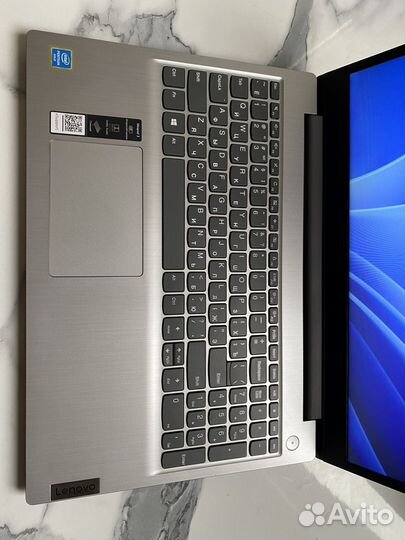 Ноутбук lenovo