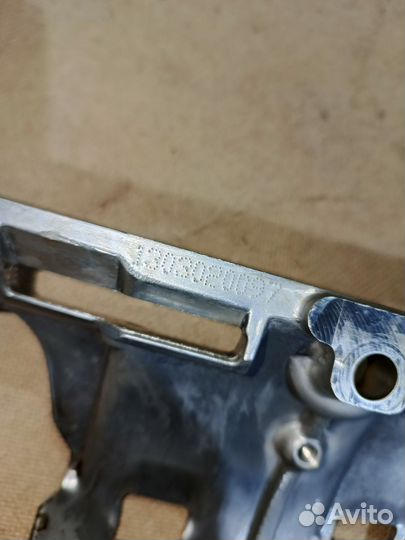 Маслоотражатель Jeep Grand Cherokee WK2