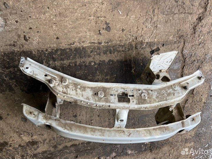 Передняя панель Renault Logan lsra K7M710 2012