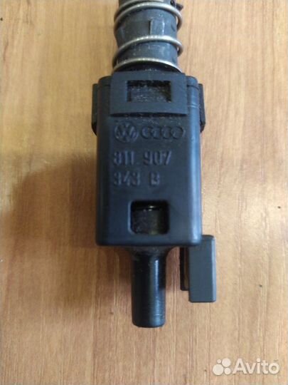 Датчик педали тормоза Volkswagen Passat B5 седан