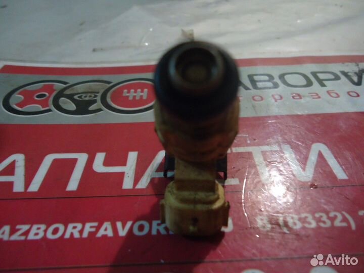 Форсунка топливная (2.0 Литра) (Hyundai Elantra)