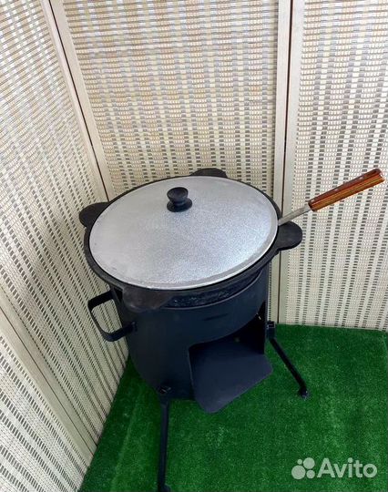 Казан чугунный 12 литров с печкой