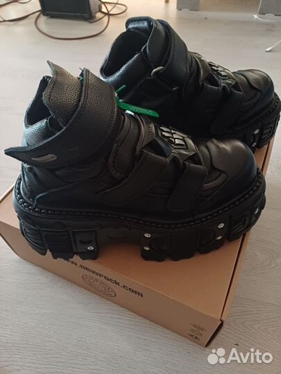 Newrock M-tank008-C2