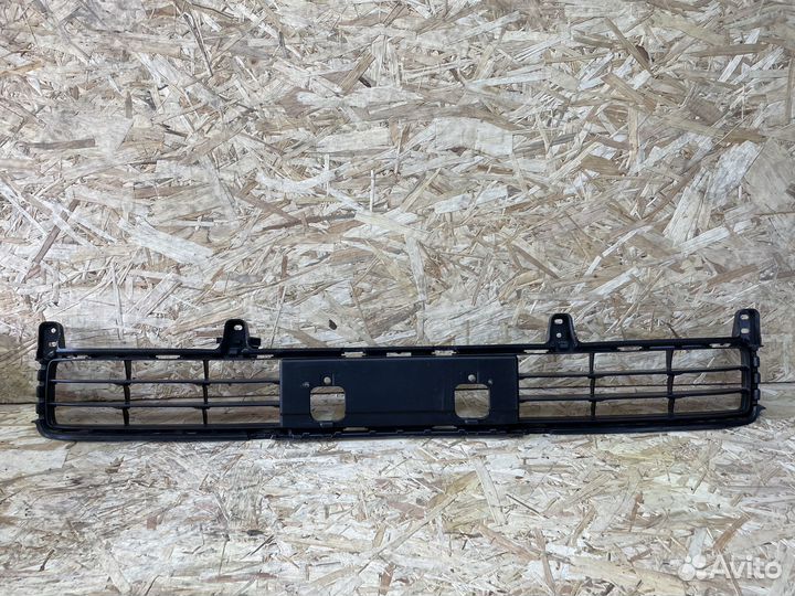 Решетка в бампер Toyota Land Cruiser 200