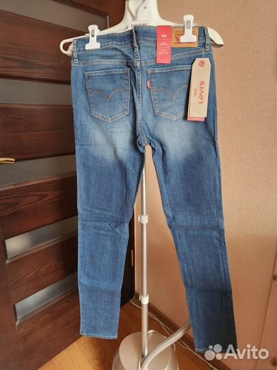 Джинсы женские Levis новые