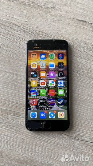 Телефон iPhone 6s