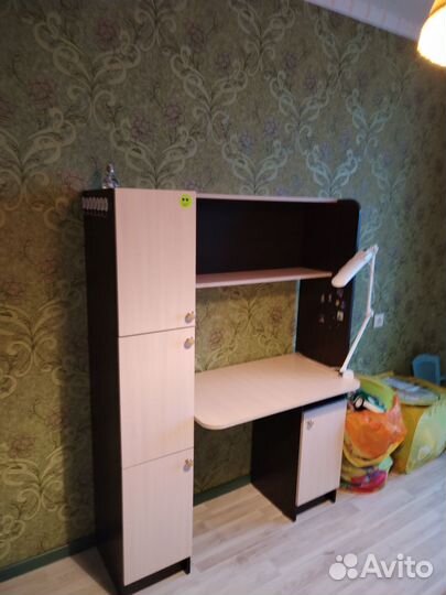 Детский письменный стол