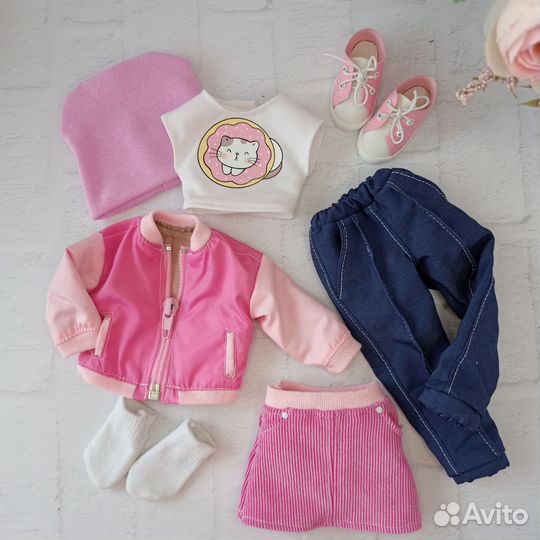 Большой набор одежды для кукол Паола Рейна