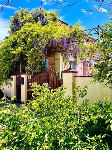 Дом 180 м² на участке 6 сот.