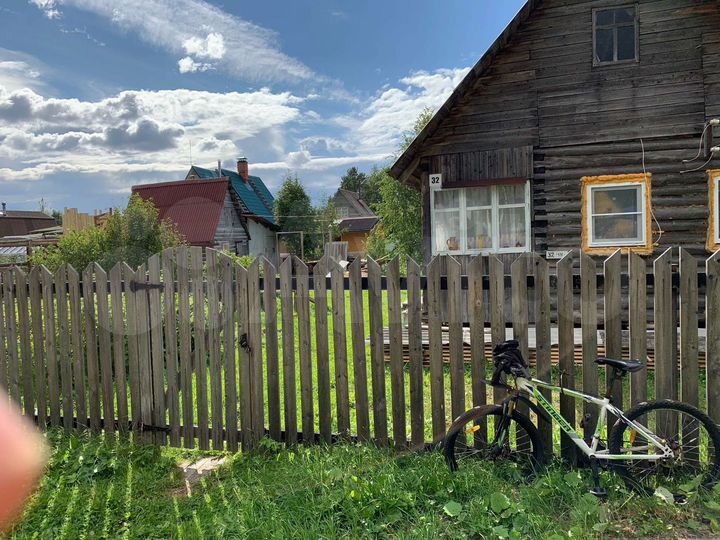 Дача 30 м² на участке 4,94 га