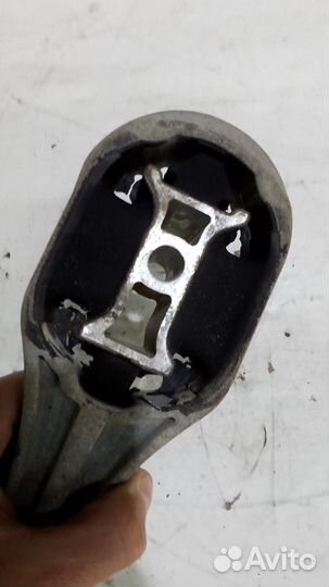 Опора двигателя задняя Renault Megane 3