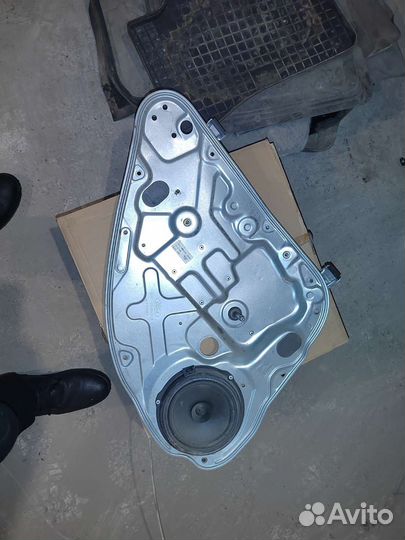 Стеклоподъемник задний правый Ford Focus 2