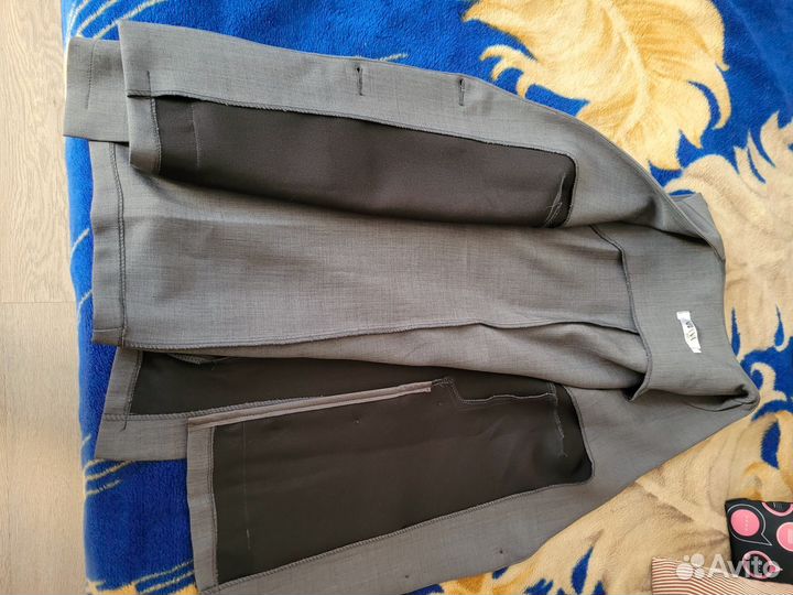 Костюм 3ка серый с жилетку р. 48