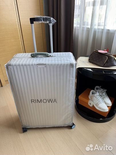 Чемодан rimowa