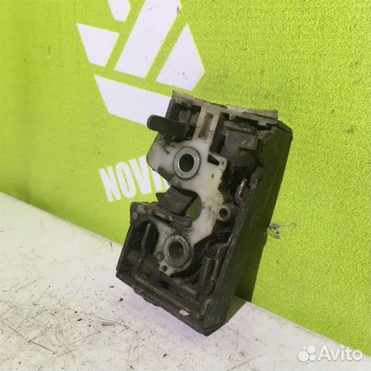 Замок двери задней левой Ауди 80 Б2