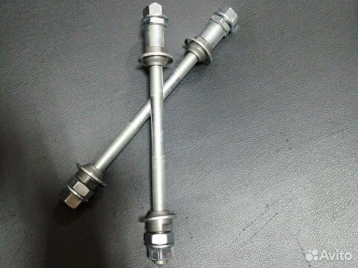 Ось задняя на велосипед