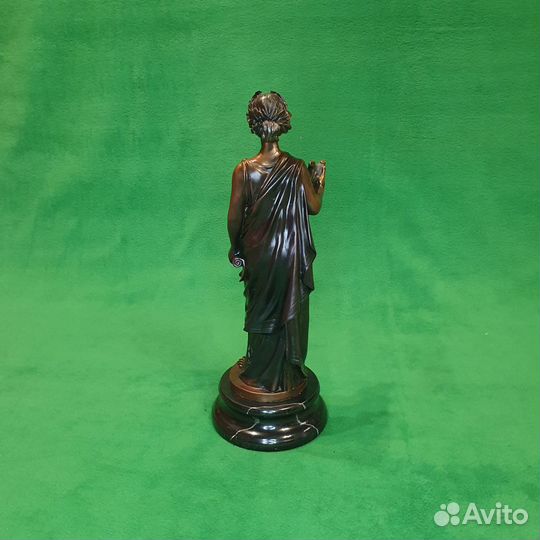 Скульптура бронзовая Богиня искусства Муза