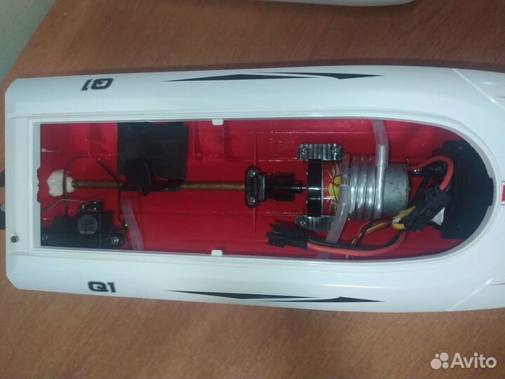 Радиоуправляемый катер Speedboat RTR syma-Q1