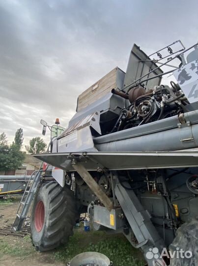 Комбайн Ростсельмаш Vector, 2011