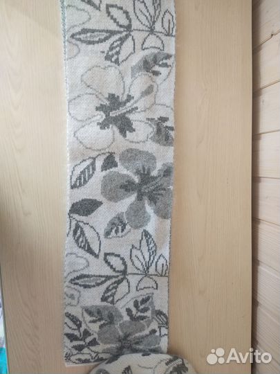 Комплект шерстяной (берет + шарф) новый