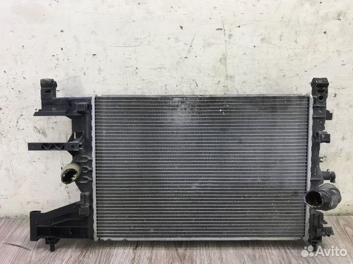 Радиатор двс Opel Astra J A18XER