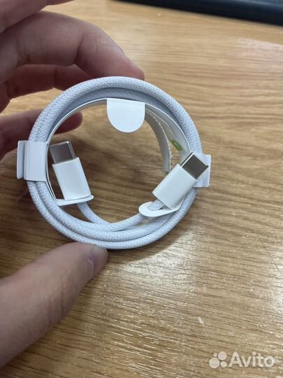 Оригнальный кабель на iPhone 15 pro max