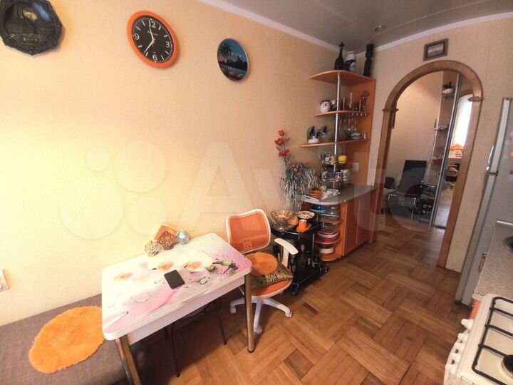 2-к. квартира, 60 м², 1/4 эт.