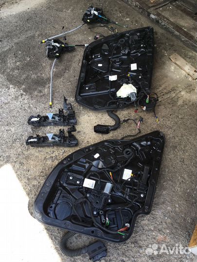 Стеклоподъёмники дверей Mercedes W205