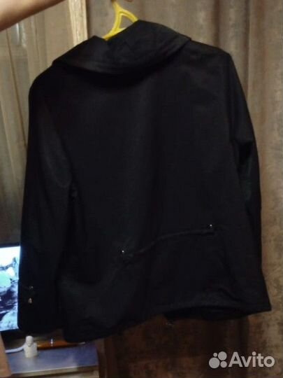 Ветровка женская