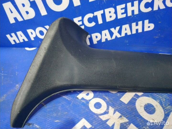 Обшивка задней стойки Ваз Лада 2111 универсал 2111