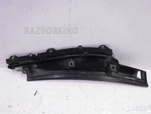 Водосток лобового стекла (жабо)